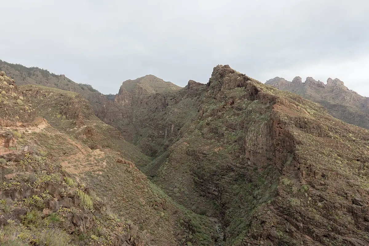 Felsige Landschaft im Barranco del Infierno oberhalb von Adeje